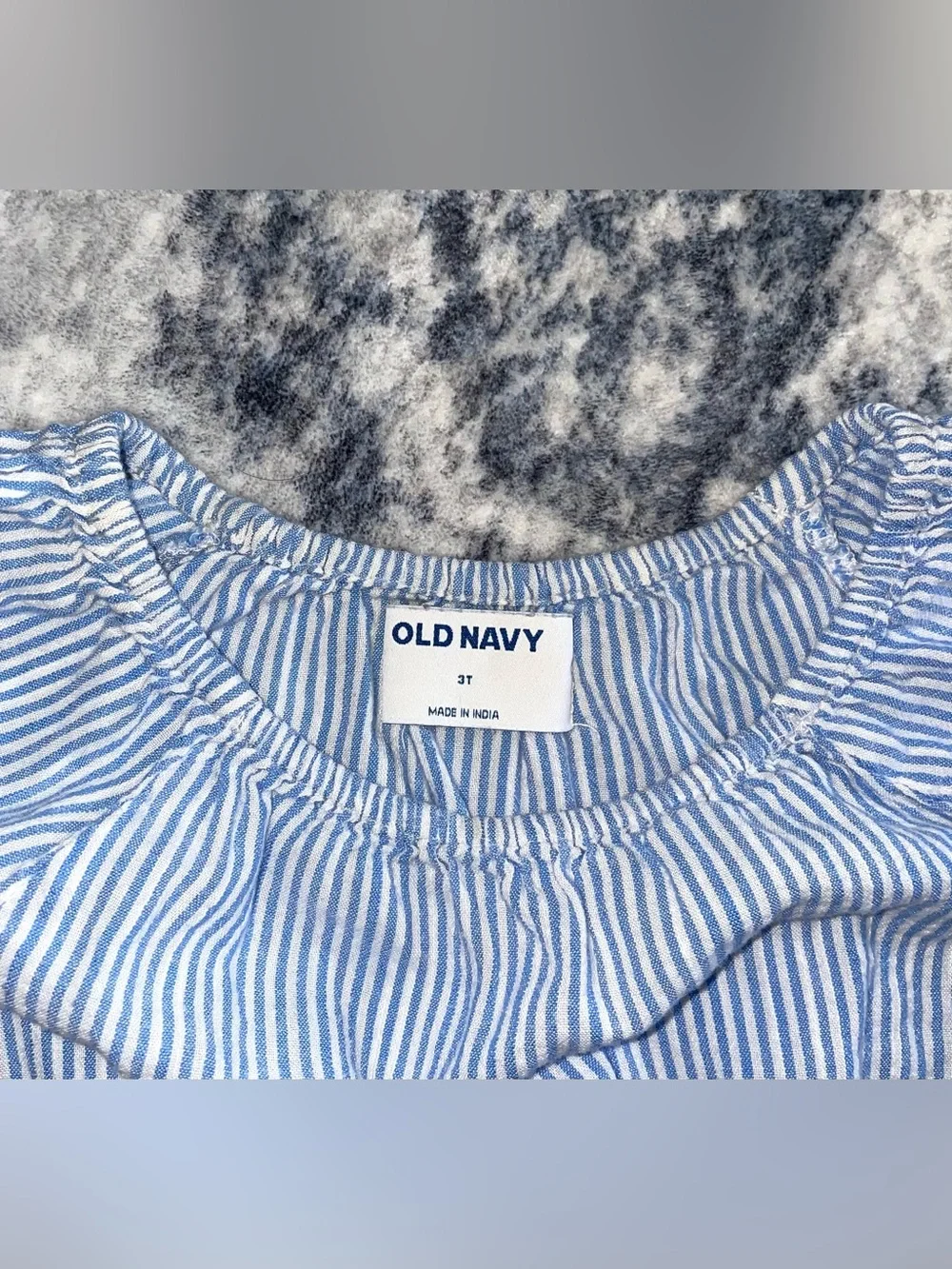 Old Navy blouse size 3T